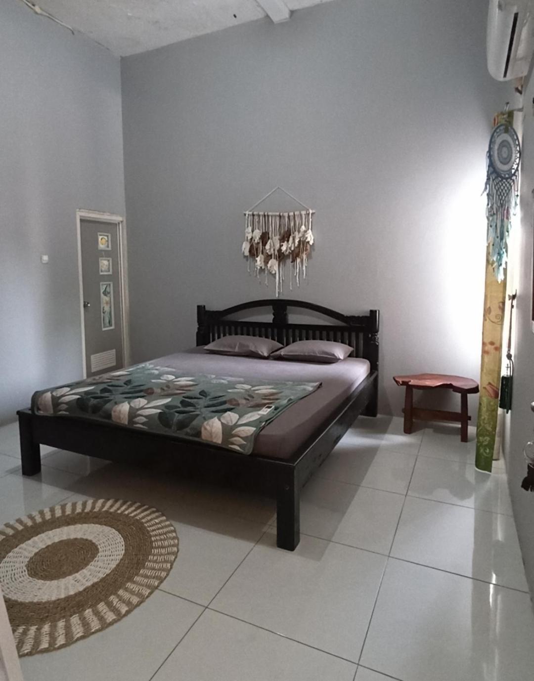 Loyal Friend Hostel Karimunjawa Habitación foto